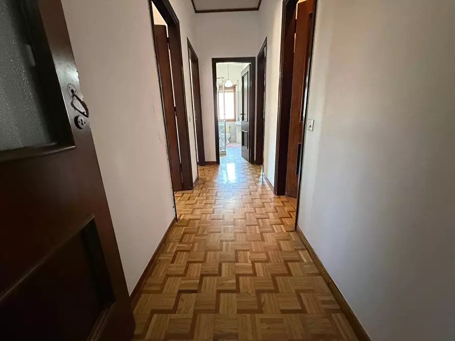 Immagine 37 di Appartamento in vendita  in Via Lupoli 3 a Caserta