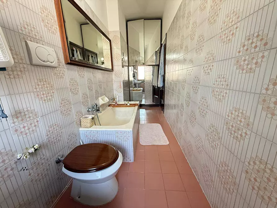 Immagine 52 di Appartamento in vendita  in Via Lupoli 3 a Caserta