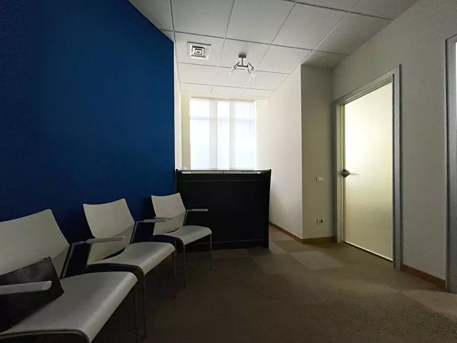 Immagine 2 di Ufficio in vendita  in Via Carlo Noè 45 a Gallarate