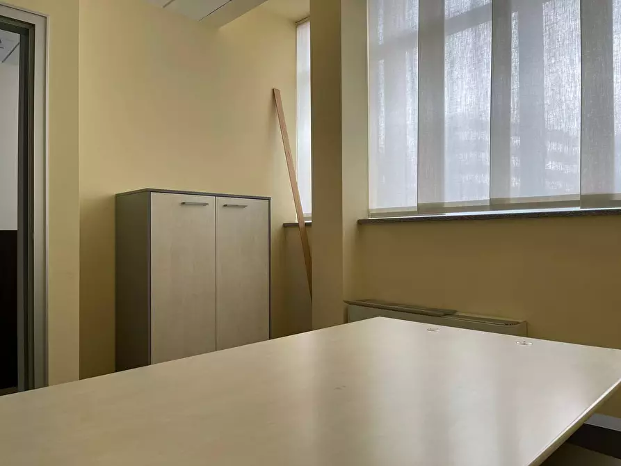 Immagine 11 di Ufficio in vendita  in Via Carlo Noè 45 a Gallarate