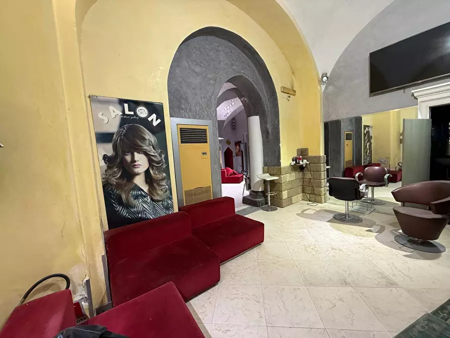 Immagine 13 di Negozio in vendita  in Via XX  Settembre 13 a Capodrise