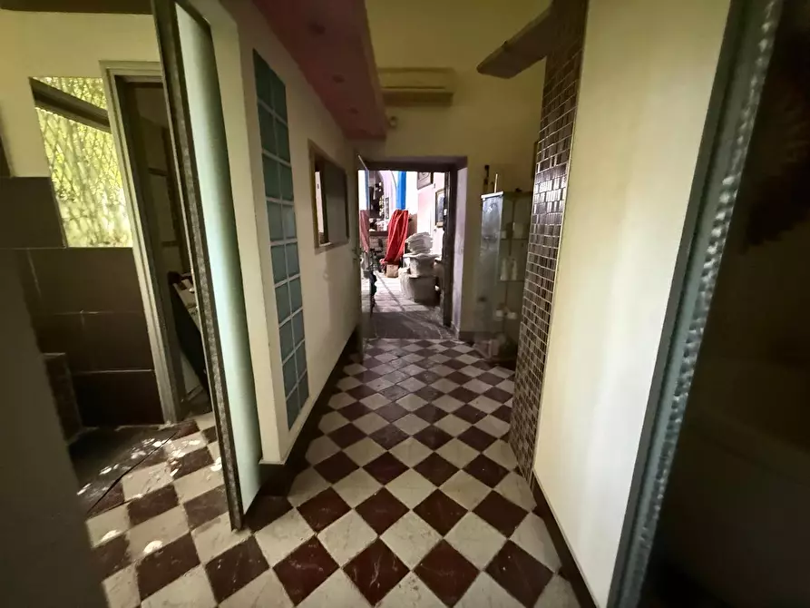 Immagine 22 di Negozio in vendita  in Via XX  Settembre 13 a Capodrise