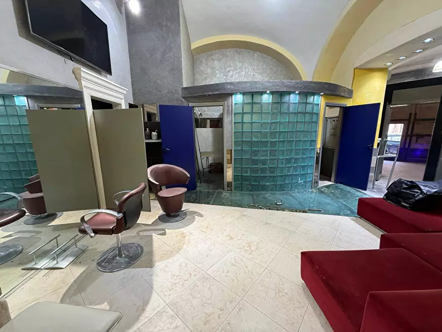 Immagine 4 di Negozio in affitto  in Via XX Settembre 13 a Capodrise