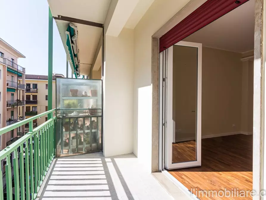 Immagine 18 di Appartamento in vendita  in Via Don Carlo Steeb 21 a Verona