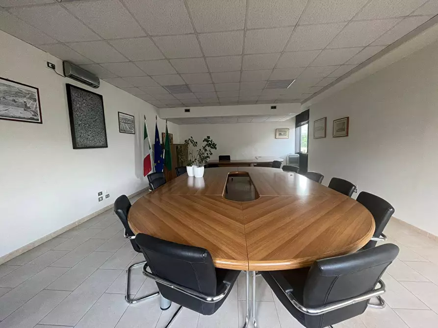 Immagine 5 di Ufficio in affitto  in Via Maggiore Salvatore Arena 1 a Caserta