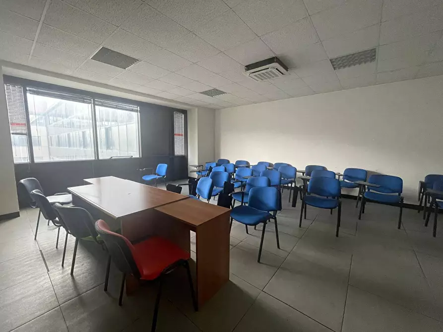 Immagine 17 di Ufficio in affitto  in Via Maggiore Salvatore Arena 1 a Caserta