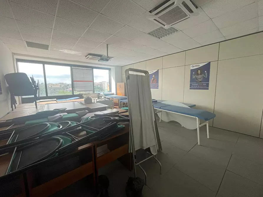 Immagine 28 di Ufficio in affitto  in Via Maggiore Salvatore Arena 1 a Caserta