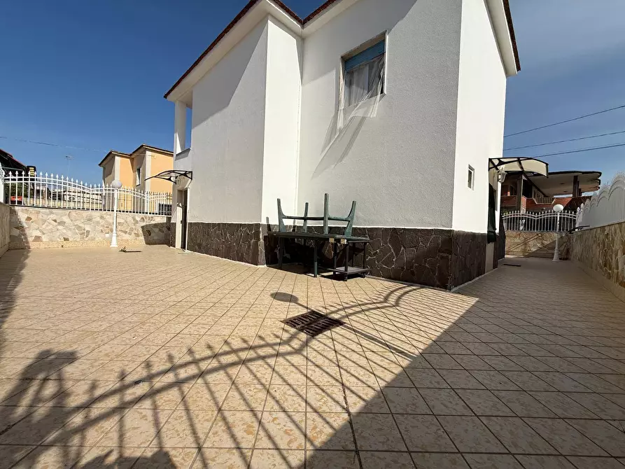 Immagine 41 di Villa in affitto  in viale tagliamento 72 a Cancello Ed Arnone