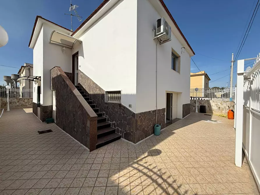 Immagine 44 di Villa in affitto  in viale tagliamento 72 a Cancello Ed Arnone
