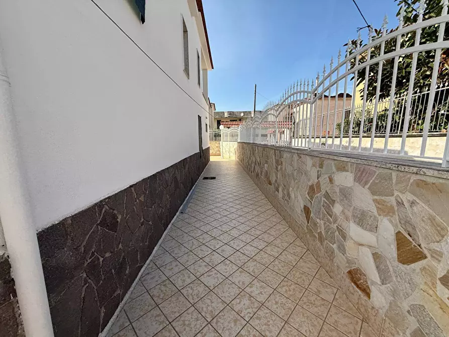 Immagine 46 di Villa in affitto  in viale tagliamento 72 a Cancello Ed Arnone