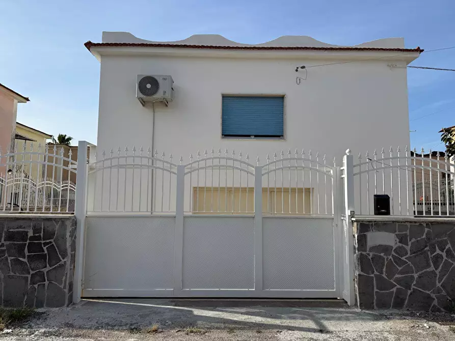 Immagine 50 di Villa in affitto  in viale tagliamento 72 a Cancello Ed Arnone