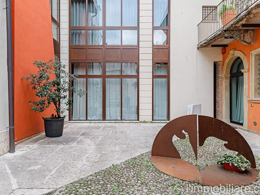 Immagine 2 di Appartamento in vendita  in Vicolo Scaletta Santo Stefano 7 a Verona
