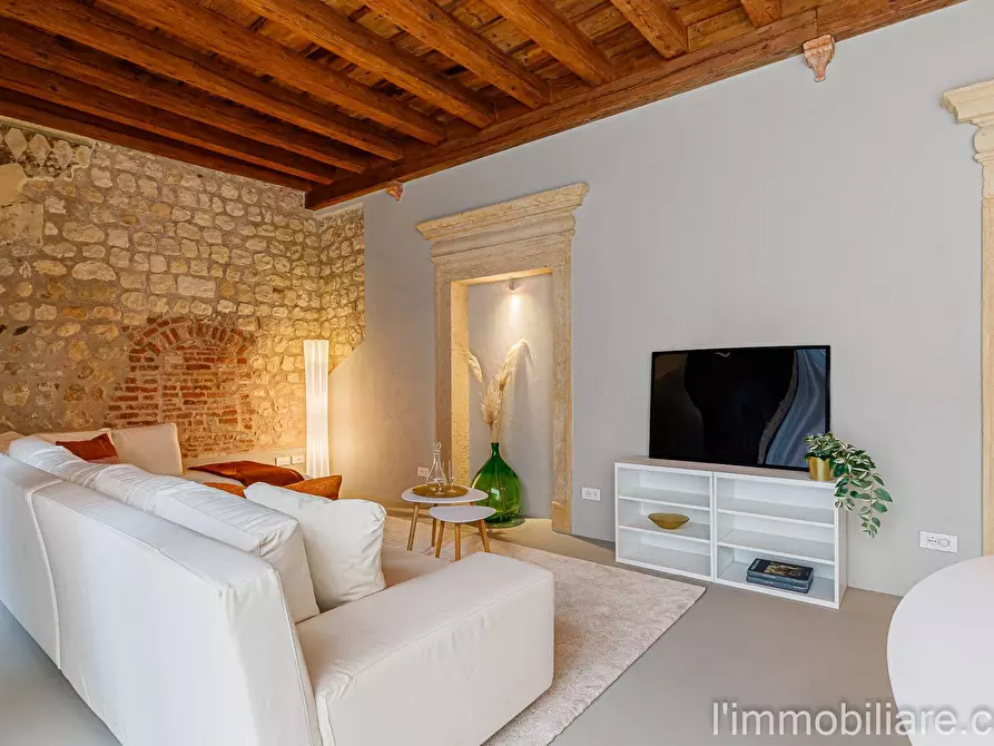 Immagine 12 di Appartamento in vendita  in Vicolo Scaletta Santo Stefano 7 a Verona