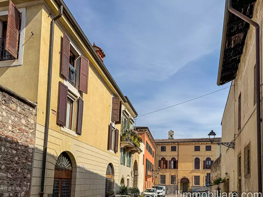 Immagine 88 di Appartamento in vendita  in Vicolo Scaletta Santo Stefano 7 a Verona