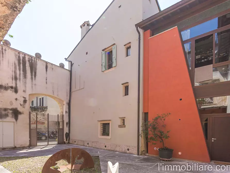 Immagine 98 di Appartamento in vendita  in Vicolo Scaletta Santo Stefano 7 a Verona