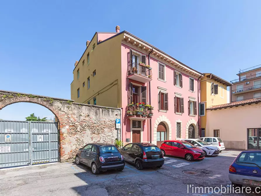 Immagine 10 di Appartamento in vendita  in Vicolo Ghiacciaia 6 a Verona