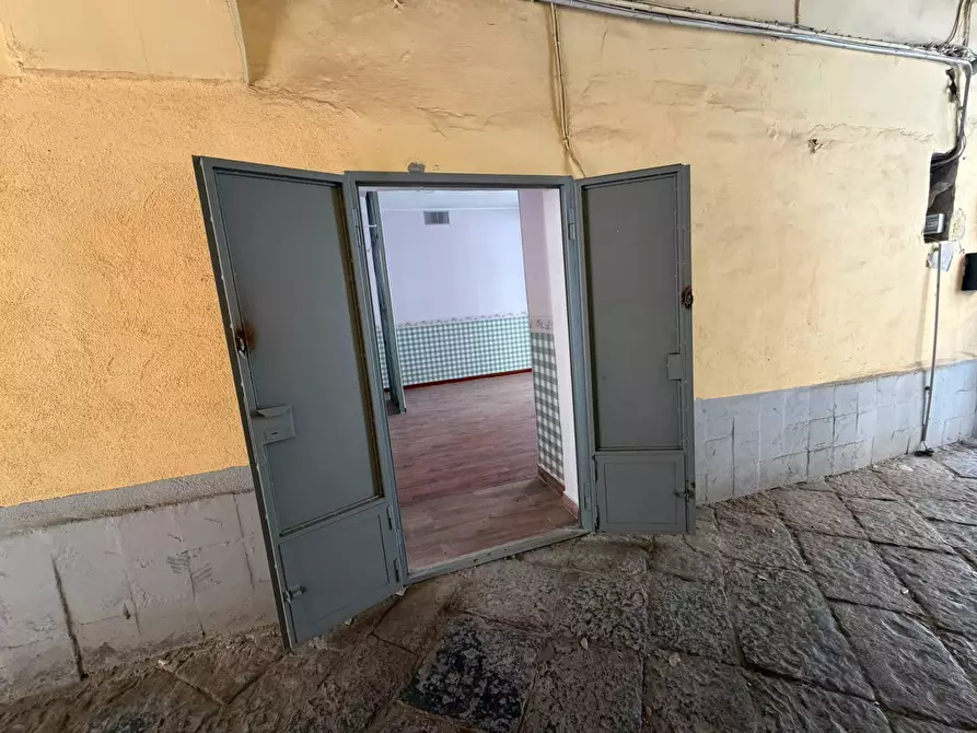 Immagine 13 di Negozio in affitto  in Via Leonetti 16 a Caserta