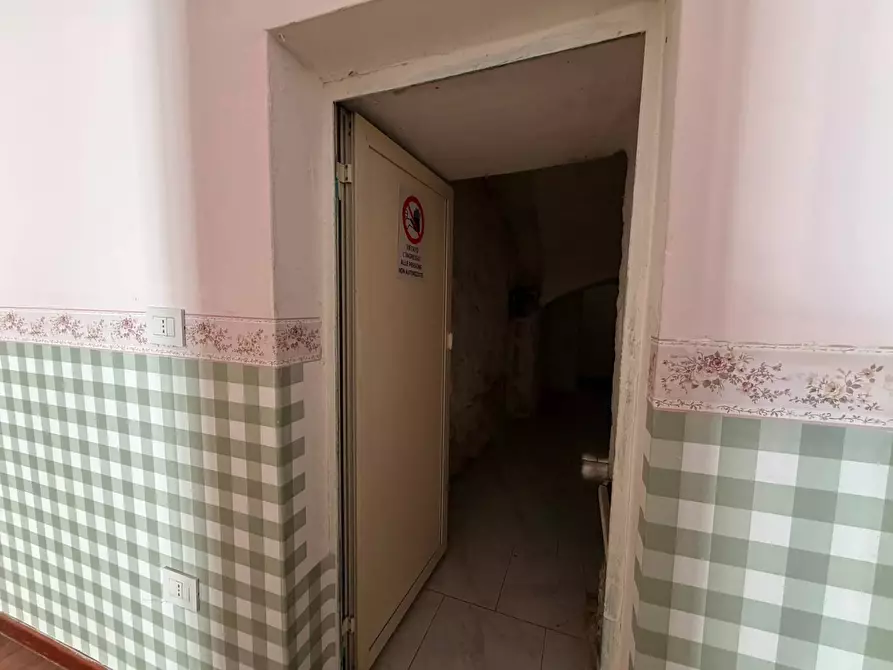 Immagine 12 di Negozio in affitto  in Via Leonetti 16 a Caserta