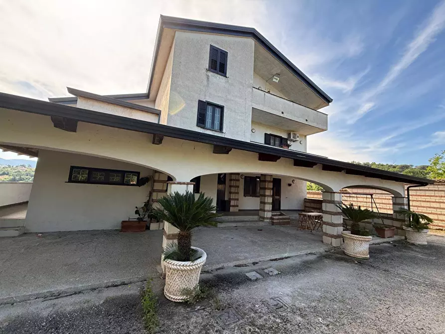 Immagine 42 di Villa in vendita  in Strada  Provinciale  Santa Lucia Montegarofalo 6 a Caiazzo