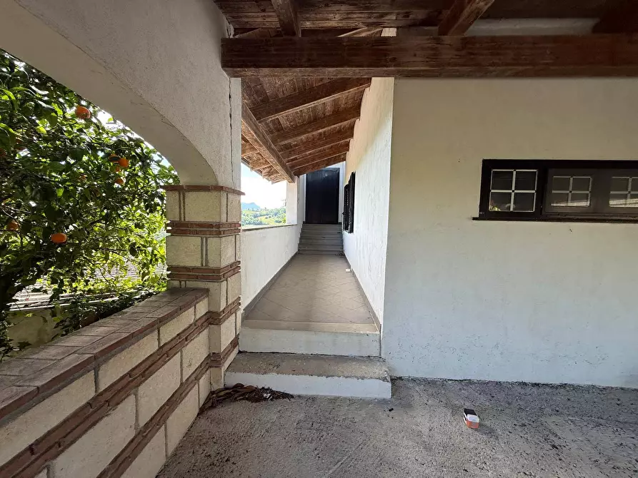 Immagine 43 di Villa in vendita  in Strada  Provinciale  Santa Lucia Montegarofalo 6 a Caiazzo