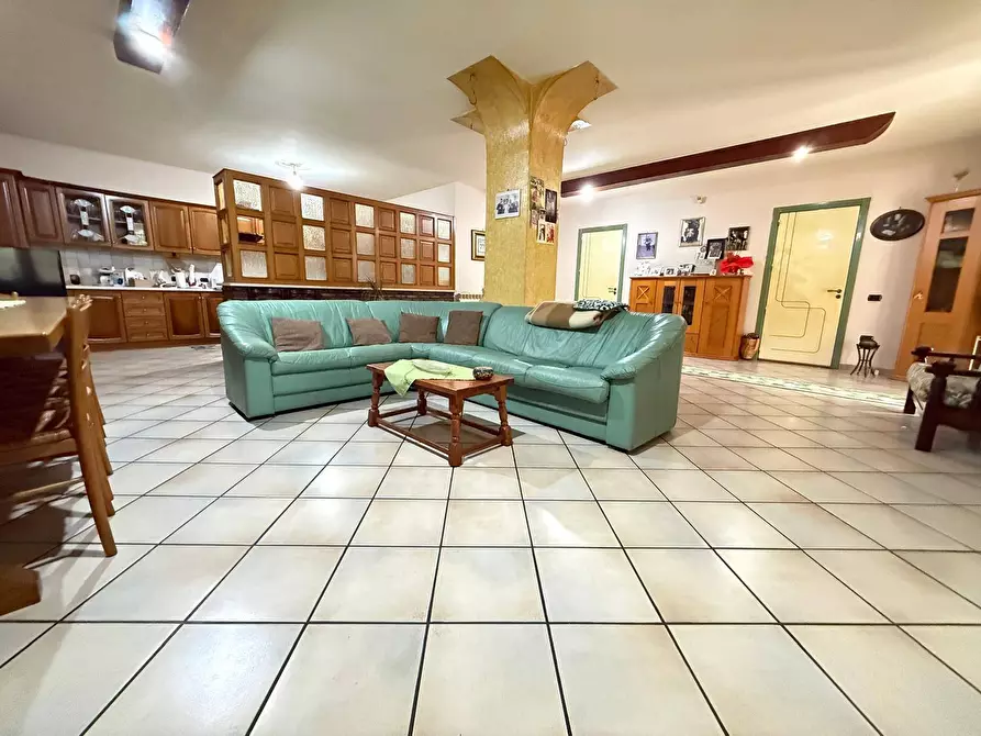 Immagine 8 di Villa in vendita  in Strada  Provinciale  Santa Lucia Montegarofalo 6 a Caiazzo