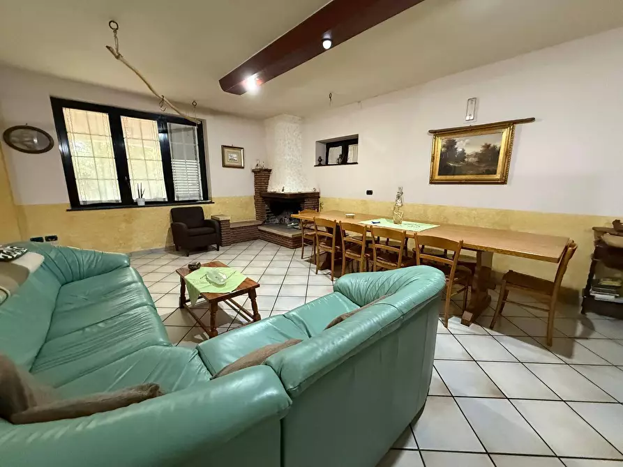 Immagine 11 di Villa in vendita  in Strada  Provinciale  Santa Lucia Montegarofalo 6 a Caiazzo