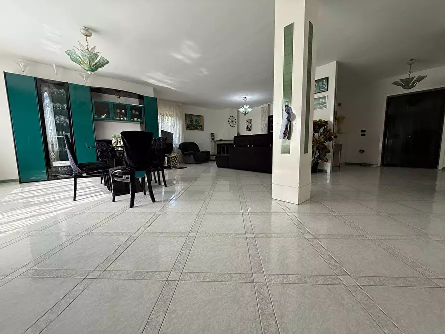 Immagine 14 di Villa in vendita  in Strada  Provinciale  Santa Lucia Montegarofalo 6 a Caiazzo