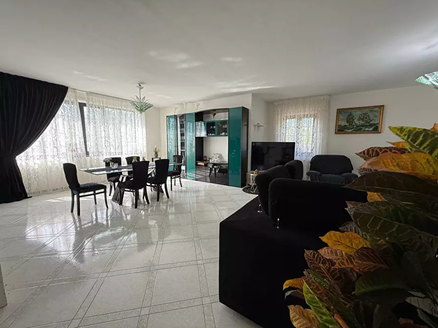 Immagine 21 di Villa in vendita  in Strada  Provinciale  Santa Lucia Montegarofalo 6 a Caiazzo