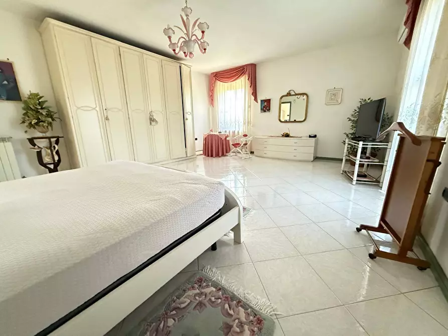 Immagine 30 di Villa in vendita  in Strada  Provinciale  Santa Lucia Montegarofalo 6 a Caiazzo