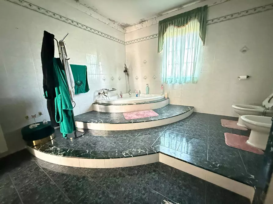 Immagine 39 di Villa in vendita  in Strada  Provinciale  Santa Lucia Montegarofalo 6 a Caiazzo