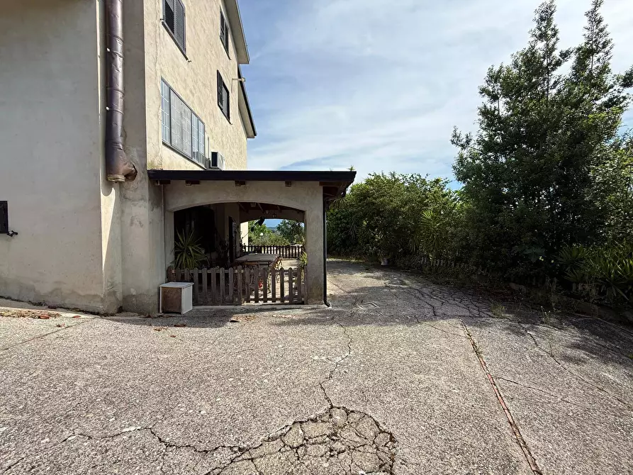 Immagine 71 di Villa in vendita  in Strada  Provinciale  Santa Lucia Montegarofalo 6 a Caiazzo