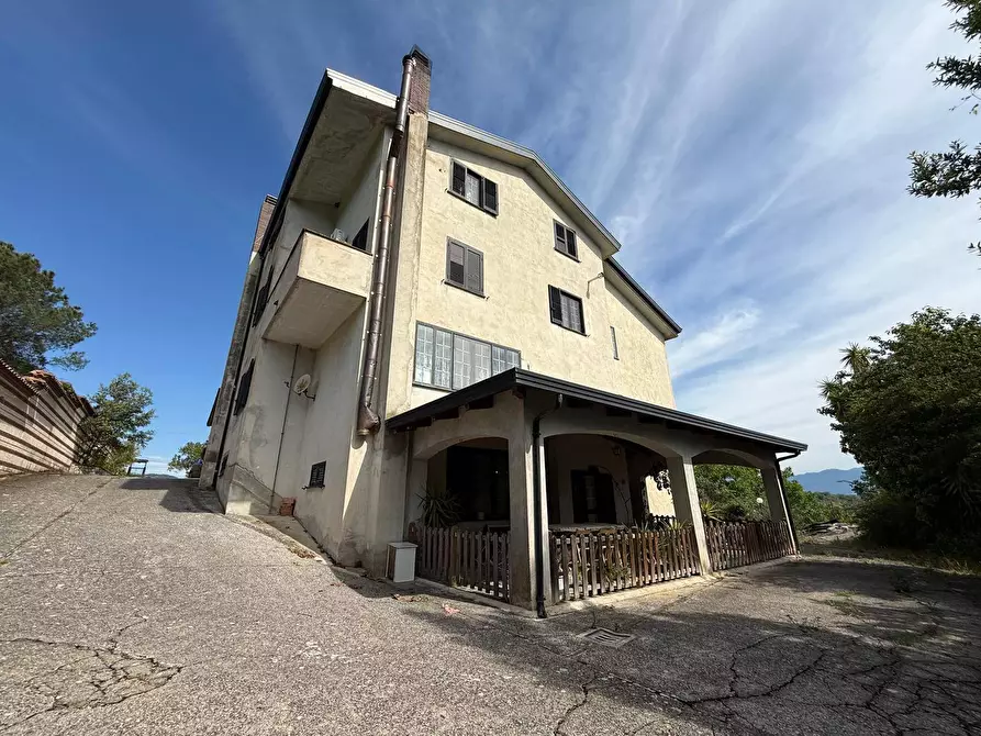Immagine 72 di Villa in vendita  in Strada  Provinciale  Santa Lucia Montegarofalo 6 a Caiazzo