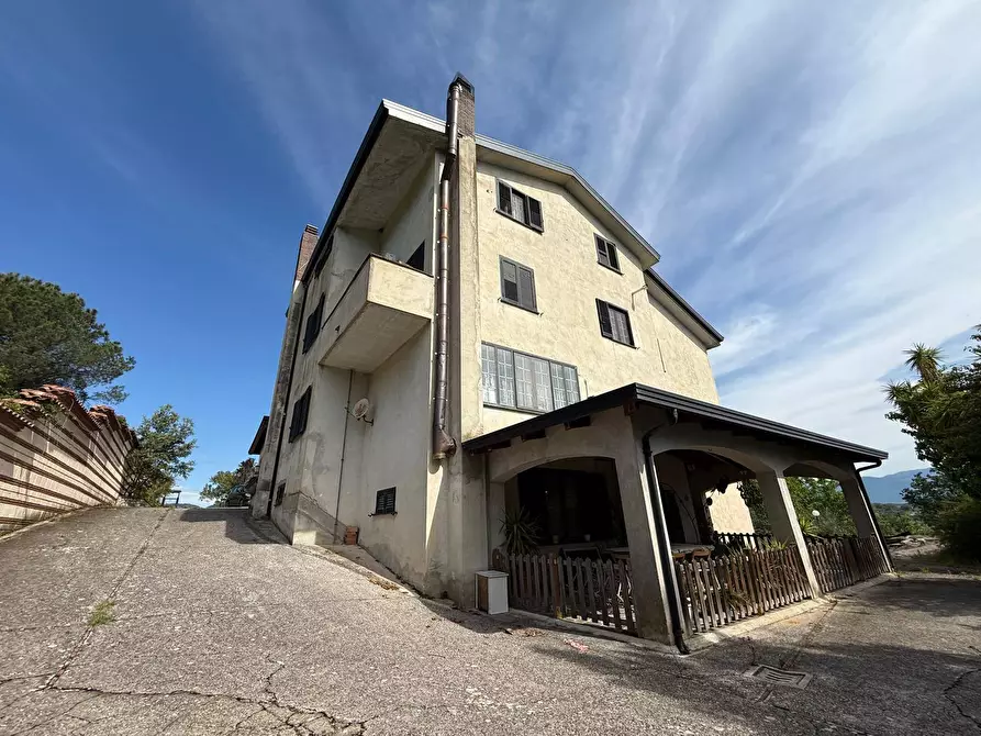 Immagine 73 di Villa in vendita  in Strada  Provinciale  Santa Lucia Montegarofalo 6 a Caiazzo