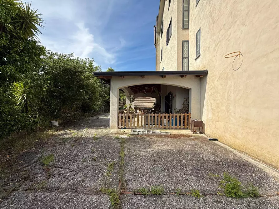 Immagine 76 di Villa in vendita  in Strada  Provinciale  Santa Lucia Montegarofalo 6 a Caiazzo