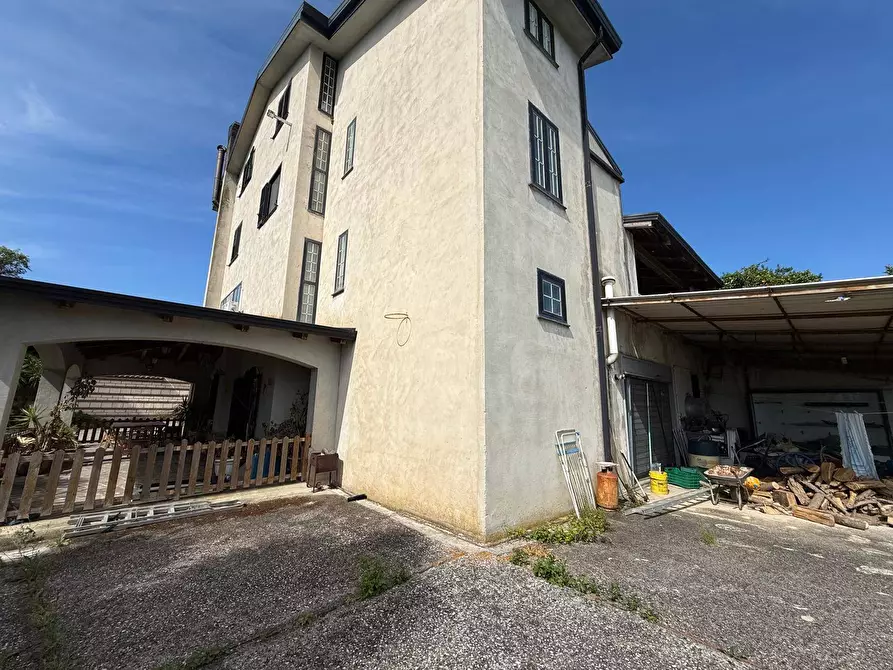 Immagine 77 di Villa in vendita  in Strada  Provinciale  Santa Lucia Montegarofalo 6 a Caiazzo