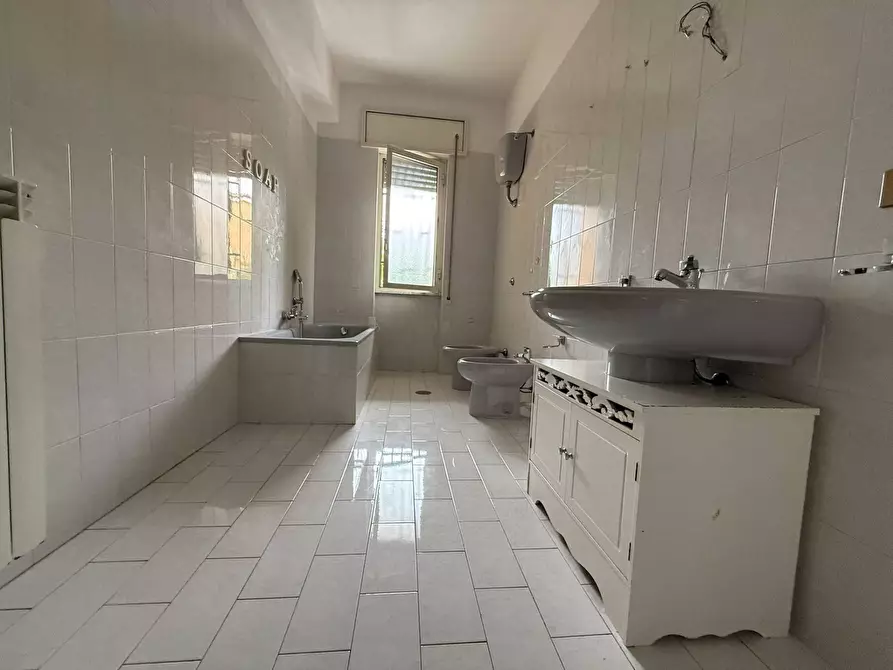 Immagine 28 di Appartamento in affitto  in Via Assunta 46 a Caserta