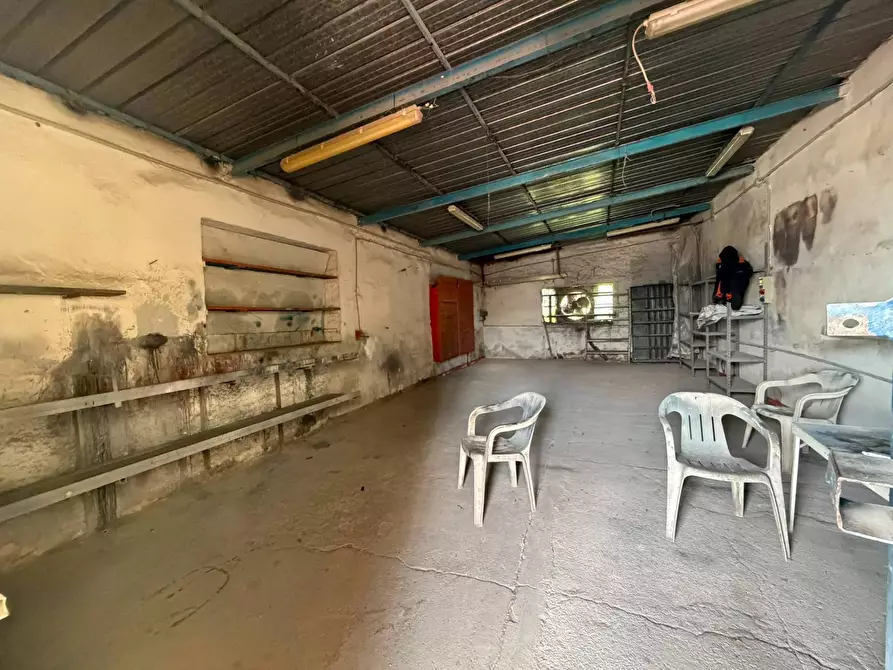 Immagine 12 di Negozio in affitto  in Via Ponteselice a Casagiove