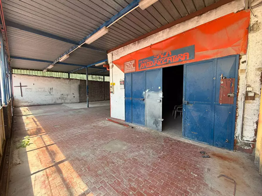 Immagine 2 di Negozio in affitto  in Via Ponteselice a Casagiove