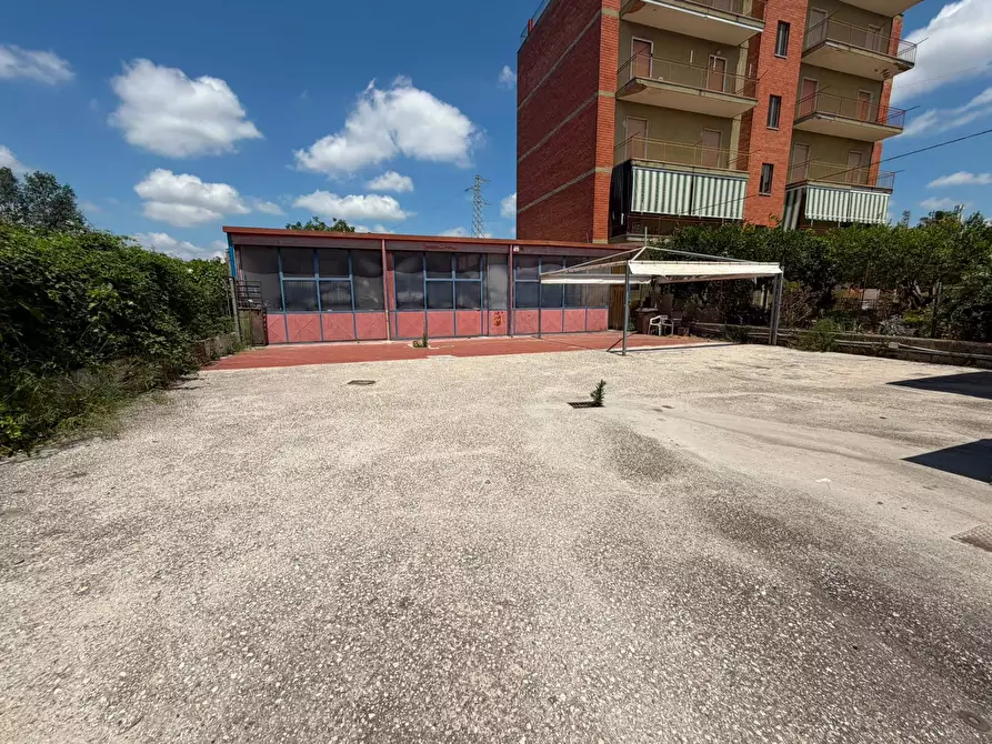 Immagine 1 di Negozio in affitto  in Via Ponteselice a Casagiove