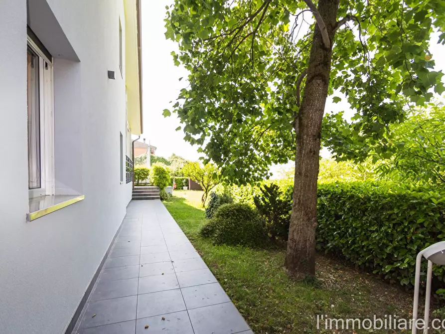 Immagine 46 di Villa in vendita  in Via Trezzolano a Roverè Veronese