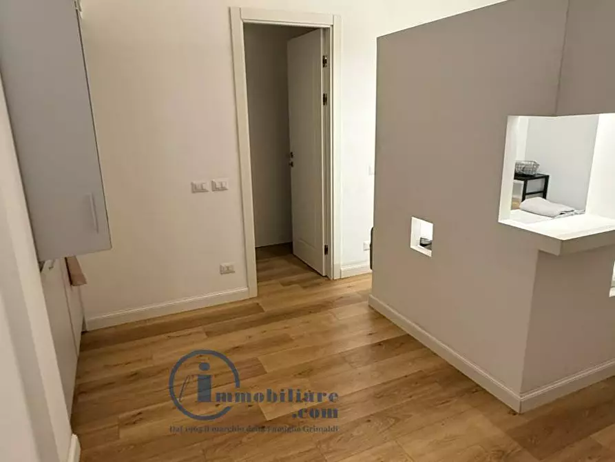 Immagine 5 di Appartamento in affitto  in vi Bessarione 16 a Milano