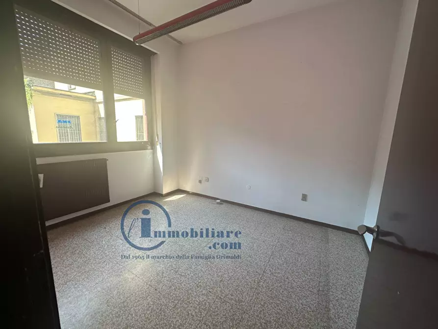 Immagine 25 di Ufficio in vendita  in Via PIER CANDIDO DECEMBRIO 20 a Vigevano