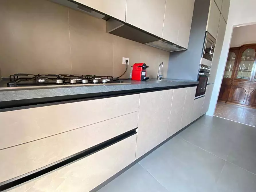 Immagine 3 di Appartamento in vendita  in VIa Ferrarecce 82 a Caserta