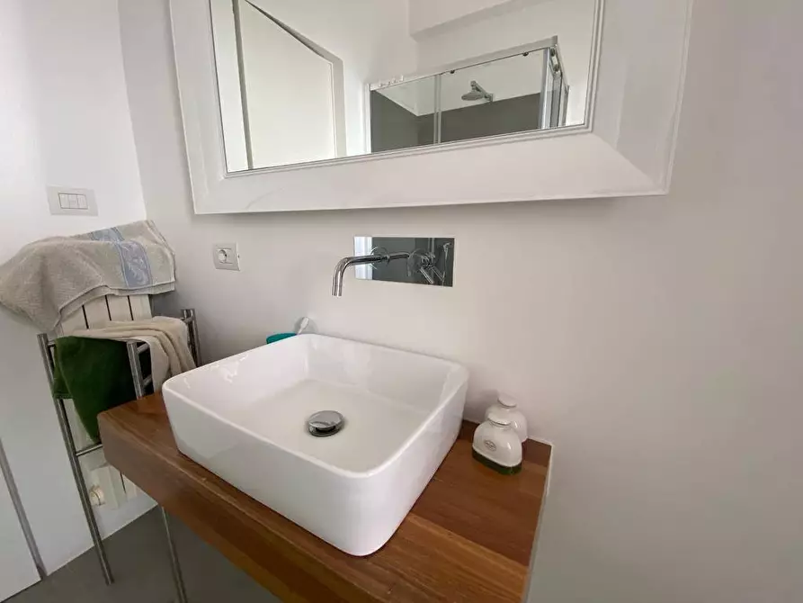 Immagine 12 di Appartamento in vendita  in VIa Ferrarecce 82 a Caserta