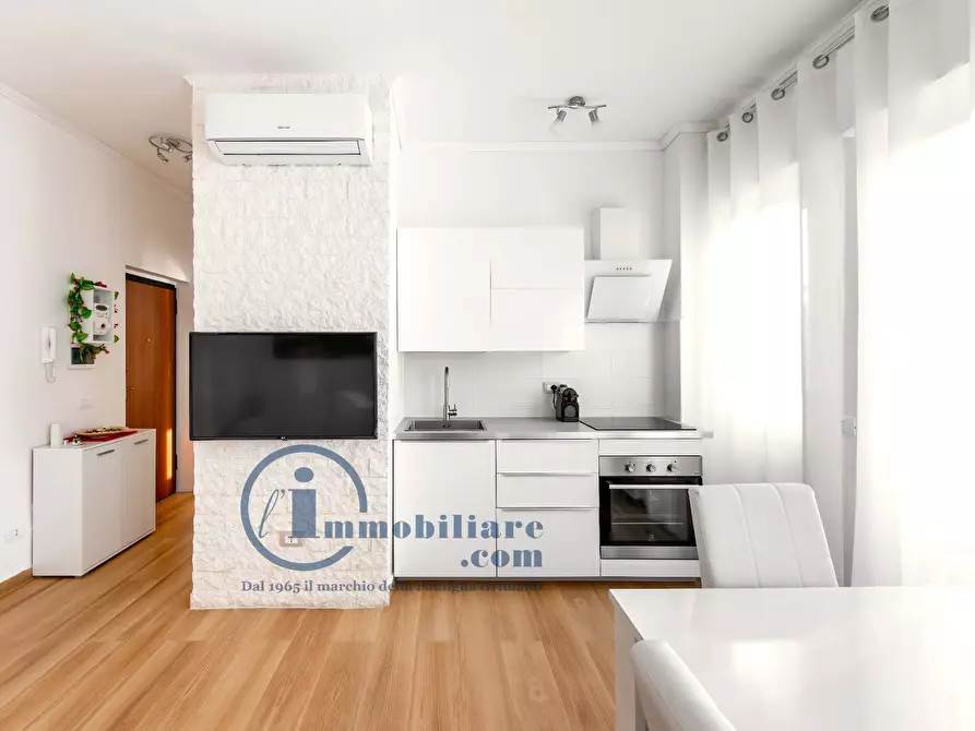 Immagine 1 di Appartamento in affitto  in Viale Cassala 3 a Milano