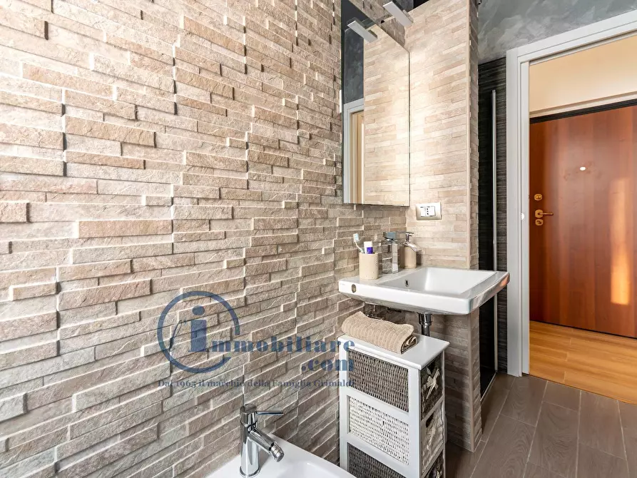 Immagine 13 di Appartamento in affitto  in Viale Cassala 3 a Milano