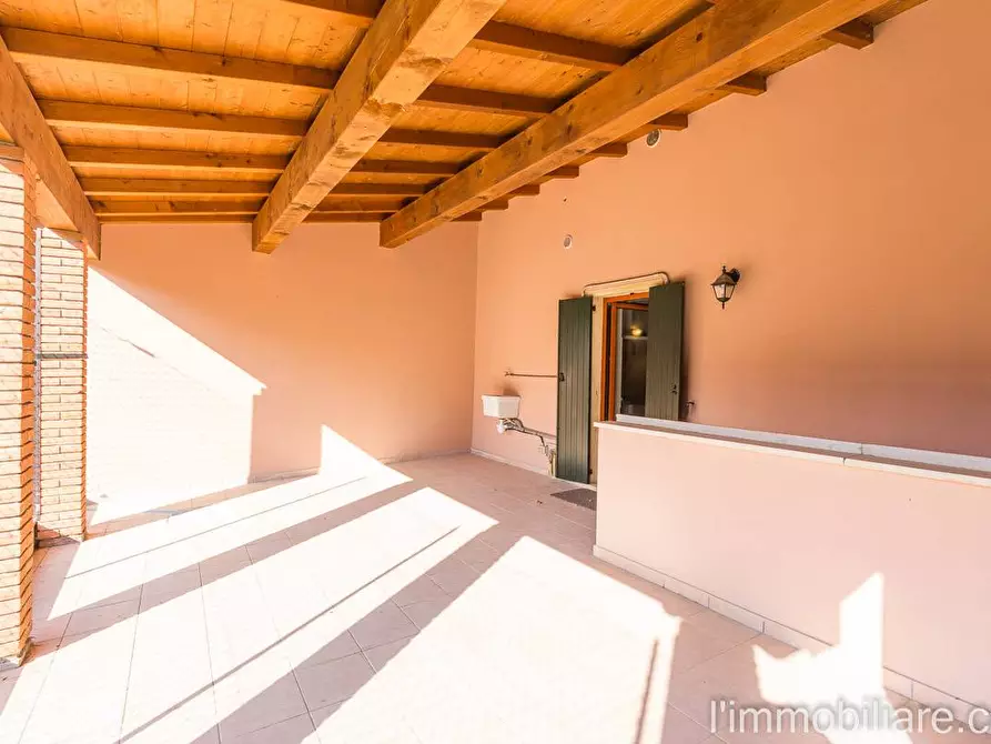 Immagine 8 di Appartamento in vendita  in Via Gazzo 9 a Verona