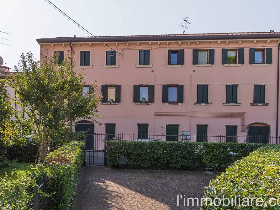 Immagine 24 di Appartamento in vendita  in Via Gazzo 9 a Verona