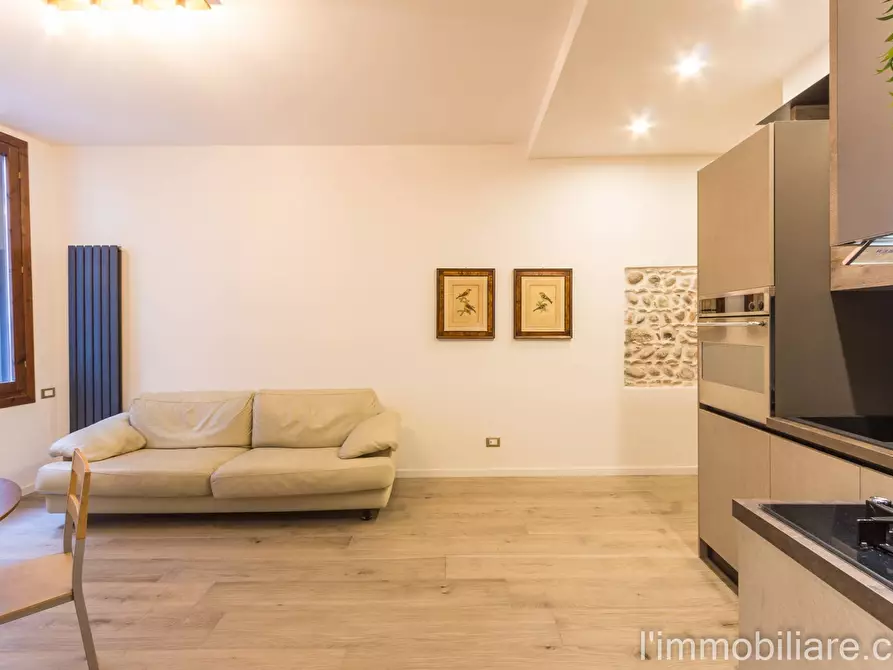 Immagine 5 di Appartamento in vendita  in Via Giovanni Zambelli 18 a Verona