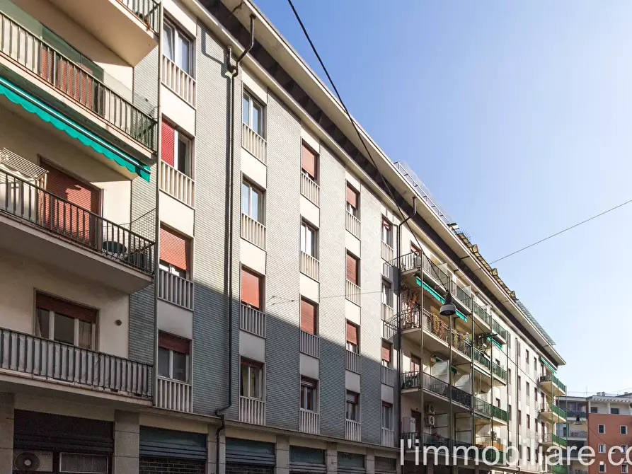 Immagine 8 di Appartamento in vendita  in Via Don Carlo Steeb 21 a Verona